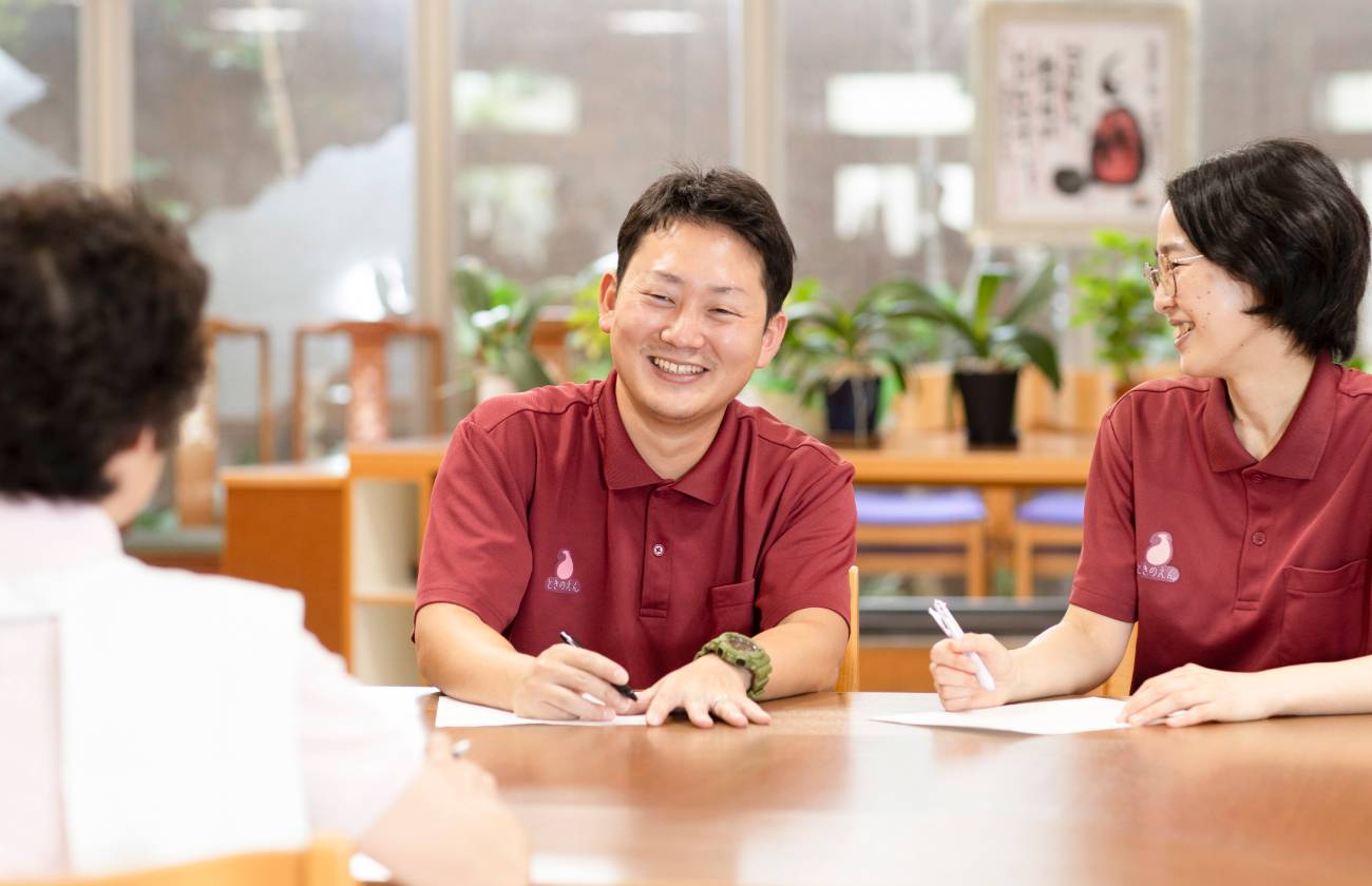 介護職員の働く姿